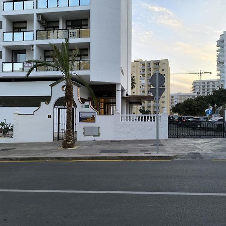 Апартаменти Estudio Puerto Marina Бенальмадена Екстер'єр фото